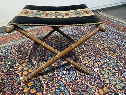 Stained wood piano stool, polychrome fleur-de-lis...