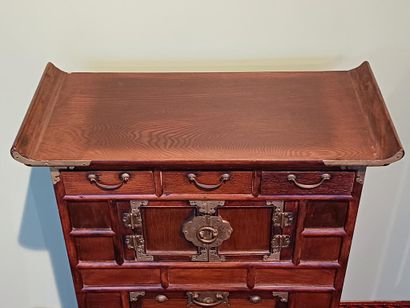 FAR EAST, 20th century
Stained wood cabinet...