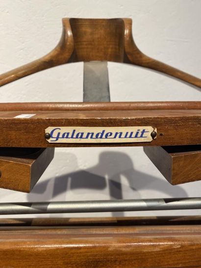 Two valets de chambre, one in mahogany-stained...