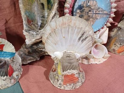 Set of nine decorative elements and souvenirs...
