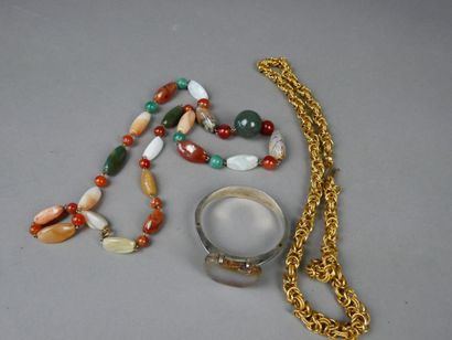 Costume jewelry set: gold-plated chain, hardstone...