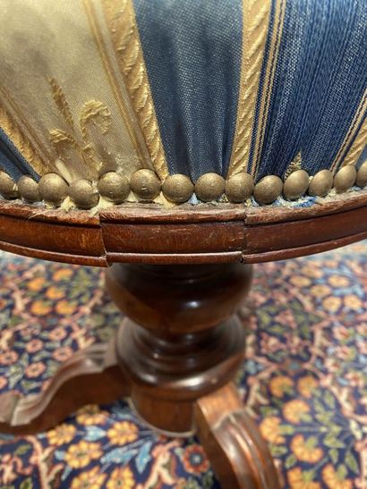 Stained wood piano stool, polychrome fleur-de-lis...
