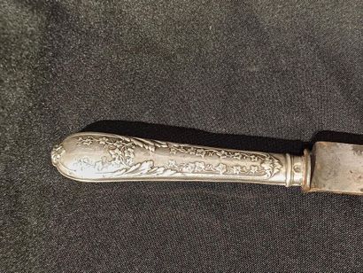 BREAD KNIFE, forged silver handle (800)....