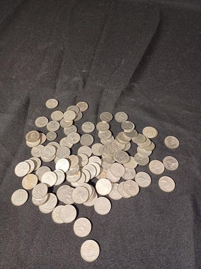 Set of approx. 95 pieces in 5 pence British...