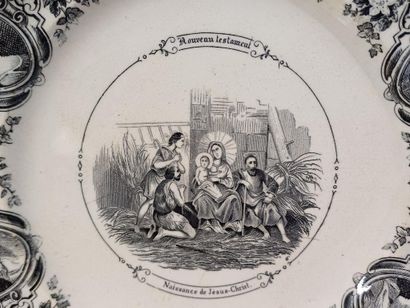 SARREGUEMINES
Suite de dix assiettes en faïence...