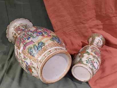 CHINA, Canton - 20th century 
Two porcelain...