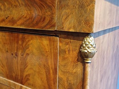 Chest of drawers in mahogany and flamed mahogany...