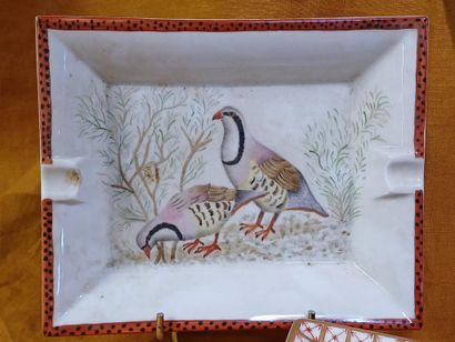 LIMOGES 
Cendrier rectangulaire en porcelaine...