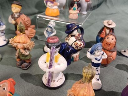 Collection of figures in painted wood, glazed...