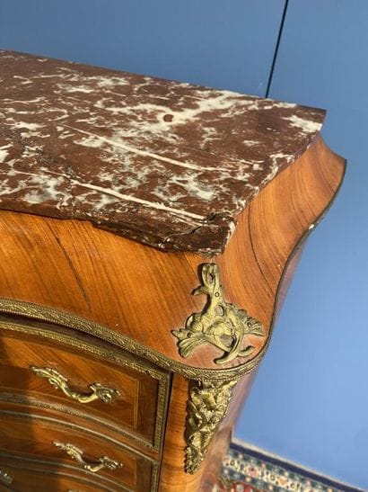 Semainier in veneered wood with frieze decoration,...