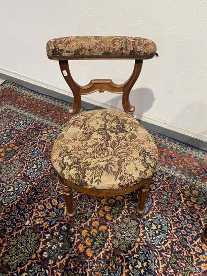 Set comprising a mahogany and mahogany veneer...