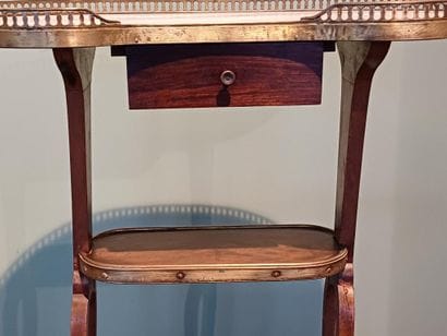Set comprising a kidney-shaped table in mahogany...