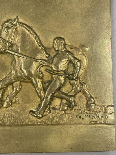 Plaque rectangulaire en bronze doré représentant...