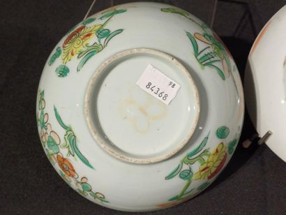 CHINA
Set comprising a porcelain bowl and...
