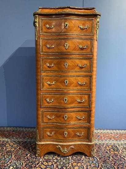 Semainier in veneered wood with frieze decoration,...