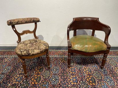 Set comprising a mahogany and mahogany veneer...
