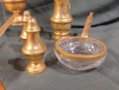 Baluster-shaped gilt-metal condiment set...
