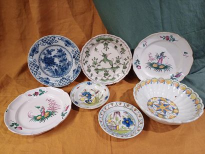 DELFT, BORDEAUX, EAST 
Earthenware set with...