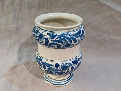 ITALY ? 
Earthenware Albarello with double...