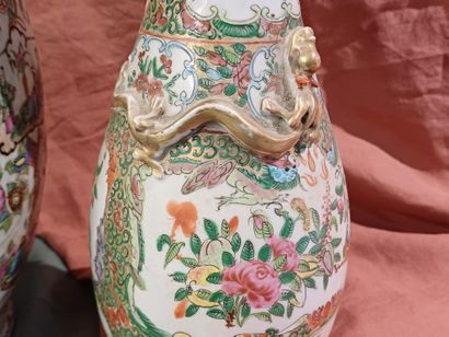 CHINA, Canton - 20th century 
Two porcelain...