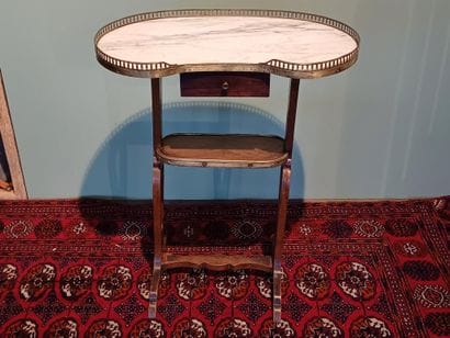 Set comprising a kidney-shaped table in mahogany...