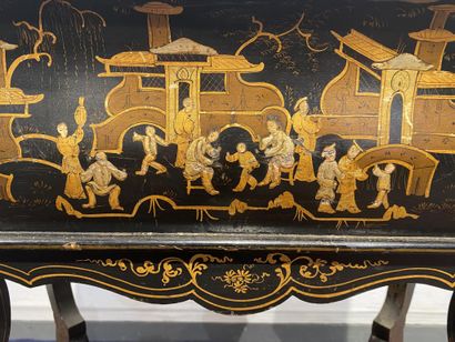 Planter in black lacquered wood with gilded...