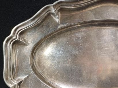 PLAT in silver-plated metal. Oval, with filleted...