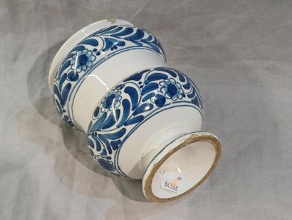 ITALY ? 
Earthenware Albarello with double...