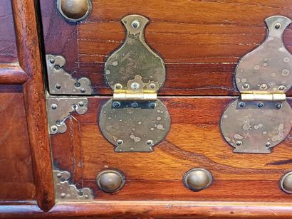 FAR EAST, 20th century
Stained wood cabinet...