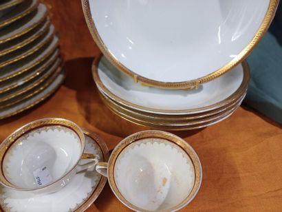 LIMOGES - RAYNAUD
Ensemble en porcelaine...