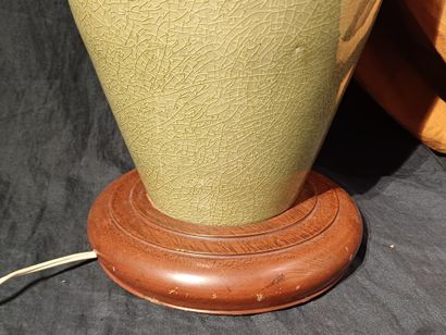 FAR EAST, 20th century 
Celadon cracked porcelain...