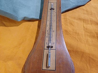 Baromètre-Thermomètre en placage d'acajou...