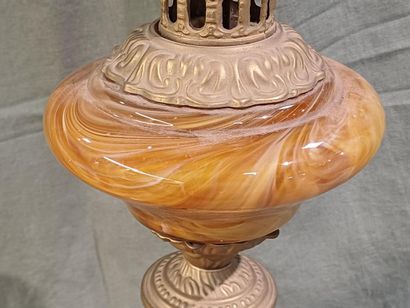 Grande lampe à pétrole en verre soufflé à...