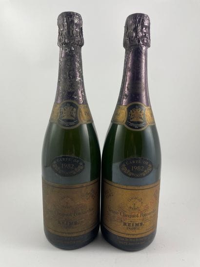 2 btls Veuve Clicquot Ponsardin 1982 - Champagne...