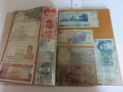 Billets - Collection de 154 billets étrangers...