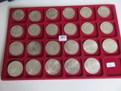 Monnaies - Collection de 410 monnaies diverses,...