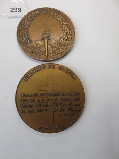 Médailles Militaria - Lot de 2 médailles,...