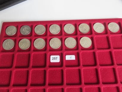 Monnaies - Collection de 410 monnaies diverses,...