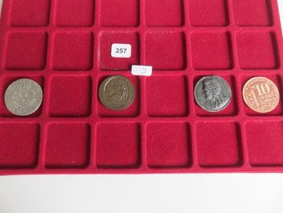 Monnaies - Collection de 410 monnaies diverses,...