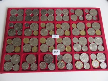 Monnaies - Collection de 410 monnaies diverses,...
