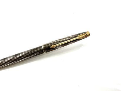PARKER
Sterling silver ballpoint pen, chased...