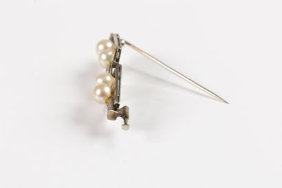 Barrette brooch decorated with geometric...
