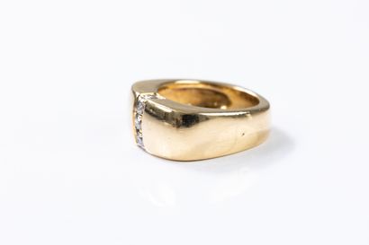 MAUBOUSSIN
Yellow gold signet ring set with...