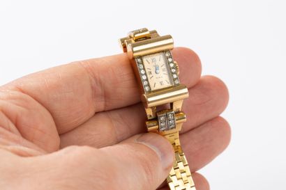 RIX Paris - circa 1940. 
Beautiful gold wristwatch,...
