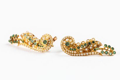 Pair of stylized earrings in 750-thousandths...