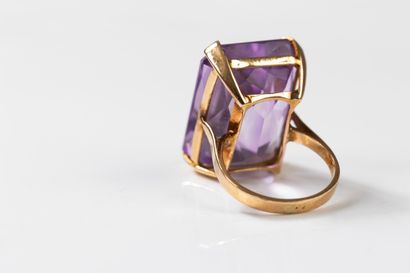 Yellow gold ring set with a large rectangular...