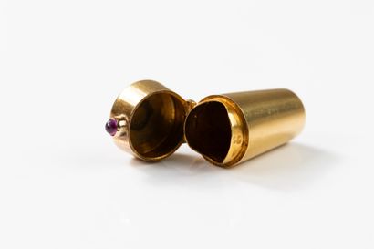 Opening conical pendant charm in yellow gold,...