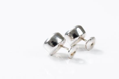 DINH VAN 
Pair of earrings centered on a...