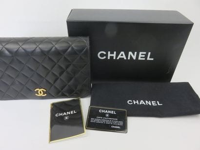 CHANEL 
Timeless