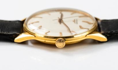 LONGINES circa 1965 
Gold-plated wristwatch,...